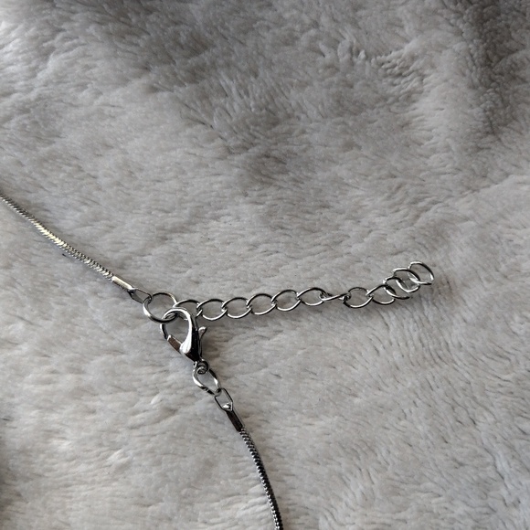 Necklace 🍁  ***NEW 3D Leaf - Picture 3 of 5